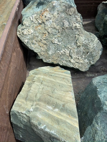 Ландшафтные глыбы зелёные 200-500 килограмм купить в Ханты-Мансийске