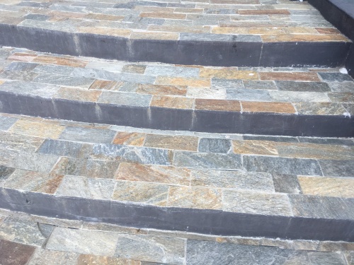 Плитка из Златолита Уральского для лестницы купить в Ханты-Мансийске