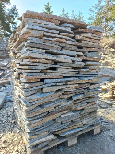 Плитняк златолит серебристый для цоколя, отмостки купить в Ханты-Мансийске