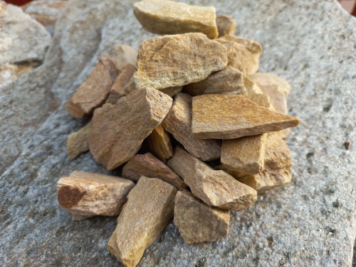 Златолит жёлтый декоративная каменная крошка купить в Ханты-Мансийске