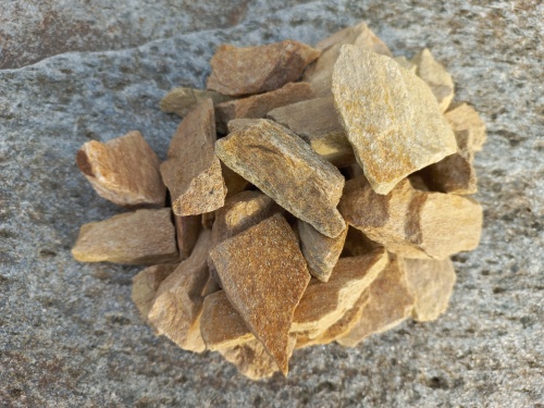 Златолит жёлтый декоративная каменная крошка купить в Ханты-Мансийске