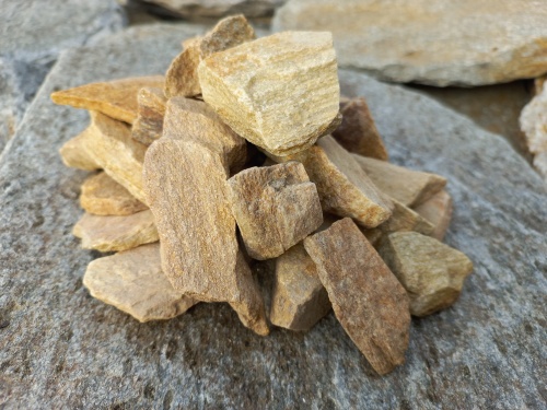 Златолит жёлтый декоративная каменная крошка купить в Ханты-Мансийске