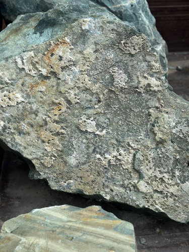 Ландшафтные глыбы зелёные 200-500 килограмм купить в Ханты-Мансийске