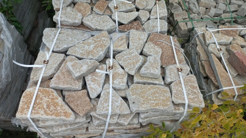 Гранитный плитняк галтованный для парковки купить в Ханты-Мансийске