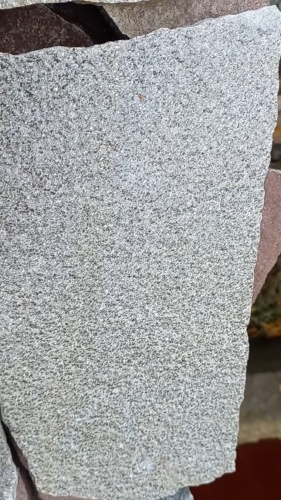 Плитняк златолит серебристый для цоколя, отмостки купить в Ханты-Мансийске