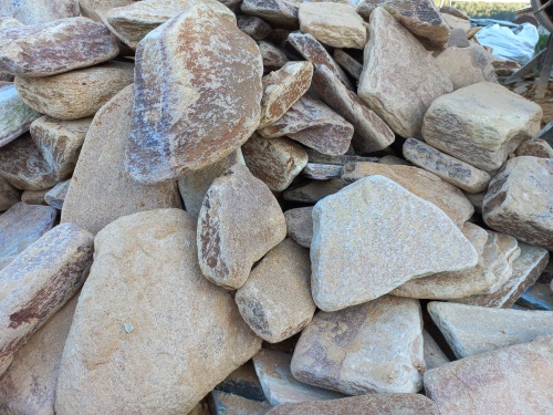 Златолит жёлтый, жёлто-зелёный глыбки и валуны для ланшафтного дизайна купить в Ханты-Мансийске