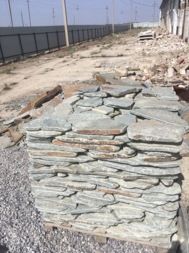 Златолит серебристый галтованный для лестниц купить в Ханты-Мансийске